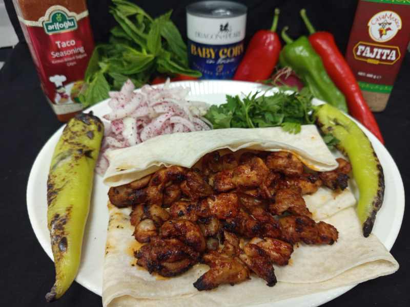 TERBİYELİ TAM TAVUK ŞİŞ